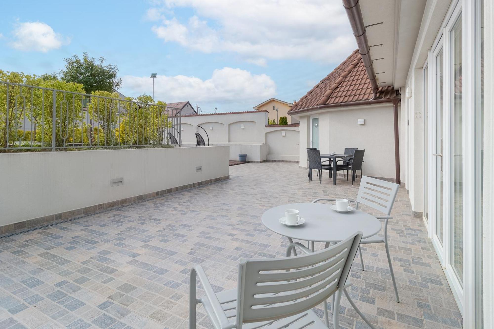 אורדאה Dozsa Residence מראה חיצוני תמונה